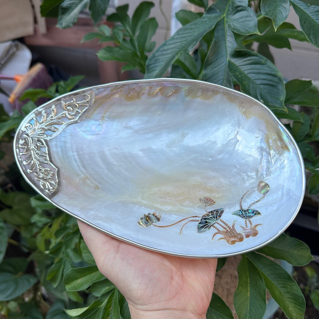 Handmade Natural Big Pearl Shell Plate with Inlay